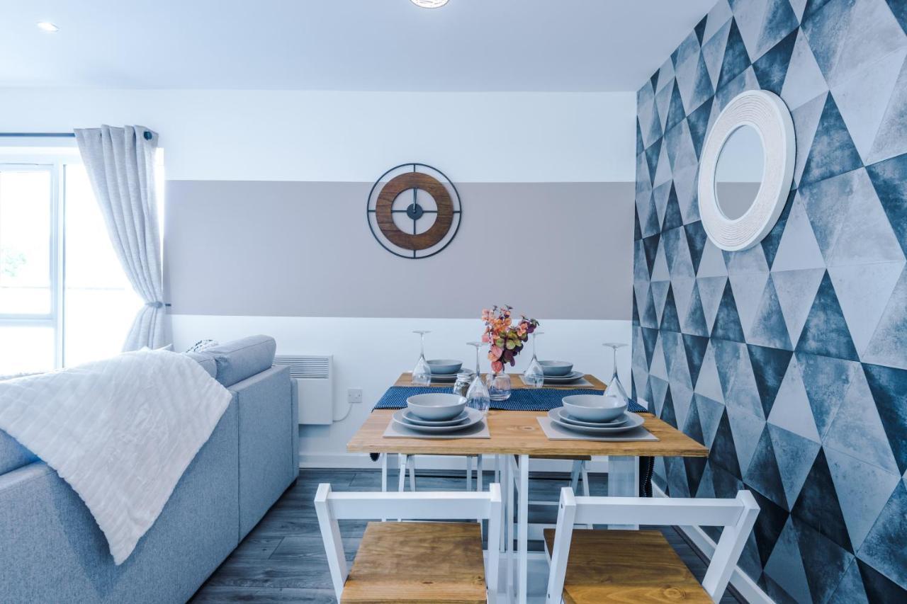 Stunning 2 Bed Apt By Greenstay Serviced Accommodation - Located In Formby Village - Perfect For Short & Long Stays - Couples, Friends & Families & Business Travellers All Welcome - Dog Friendly - 7 외부 사진