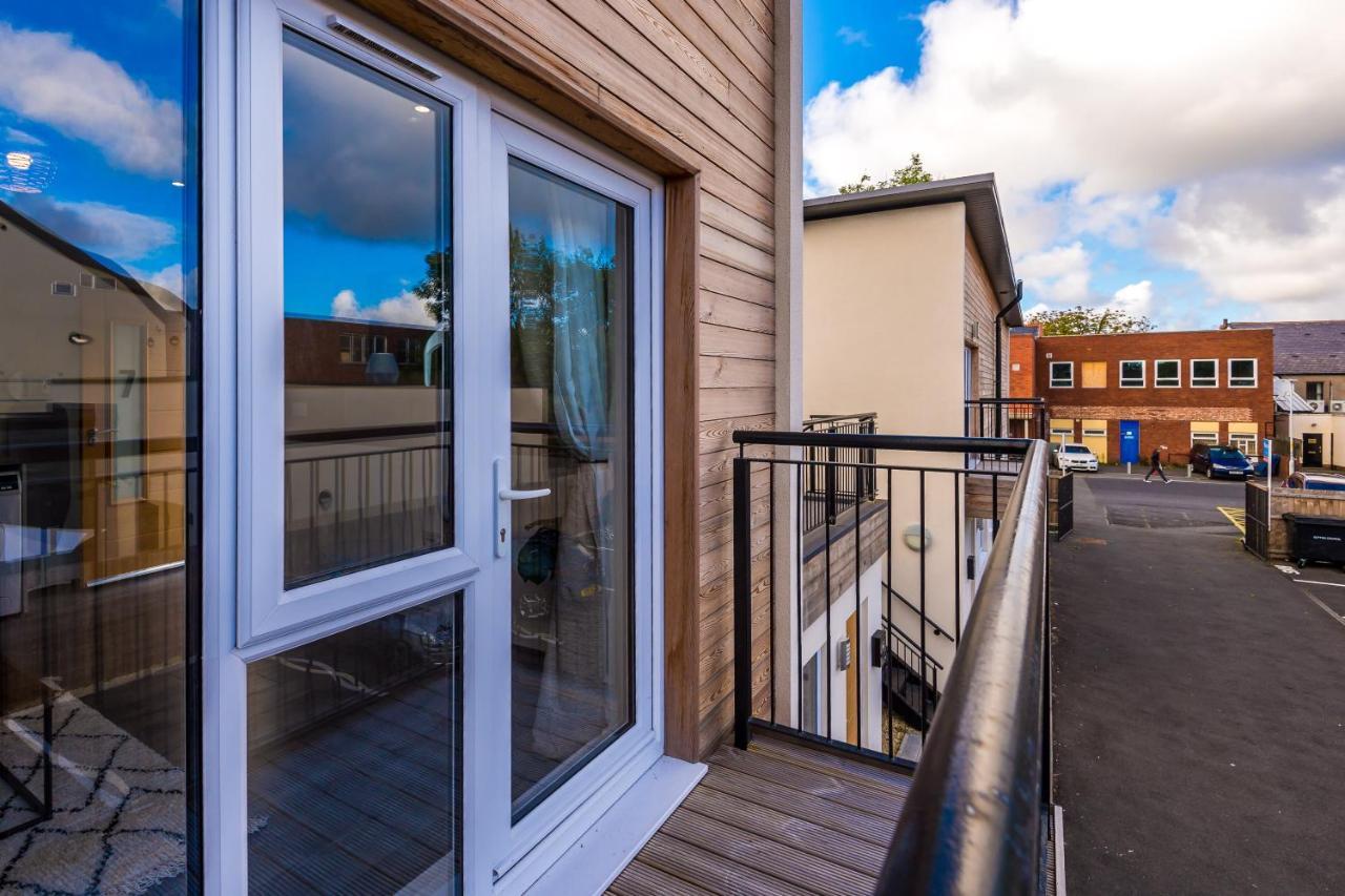 Stunning 2 Bed Apt By Greenstay Serviced Accommodation - Located In Formby Village - Perfect For Short & Long Stays - Couples, Friends & Families & Business Travellers All Welcome - Dog Friendly - 7 외부 사진