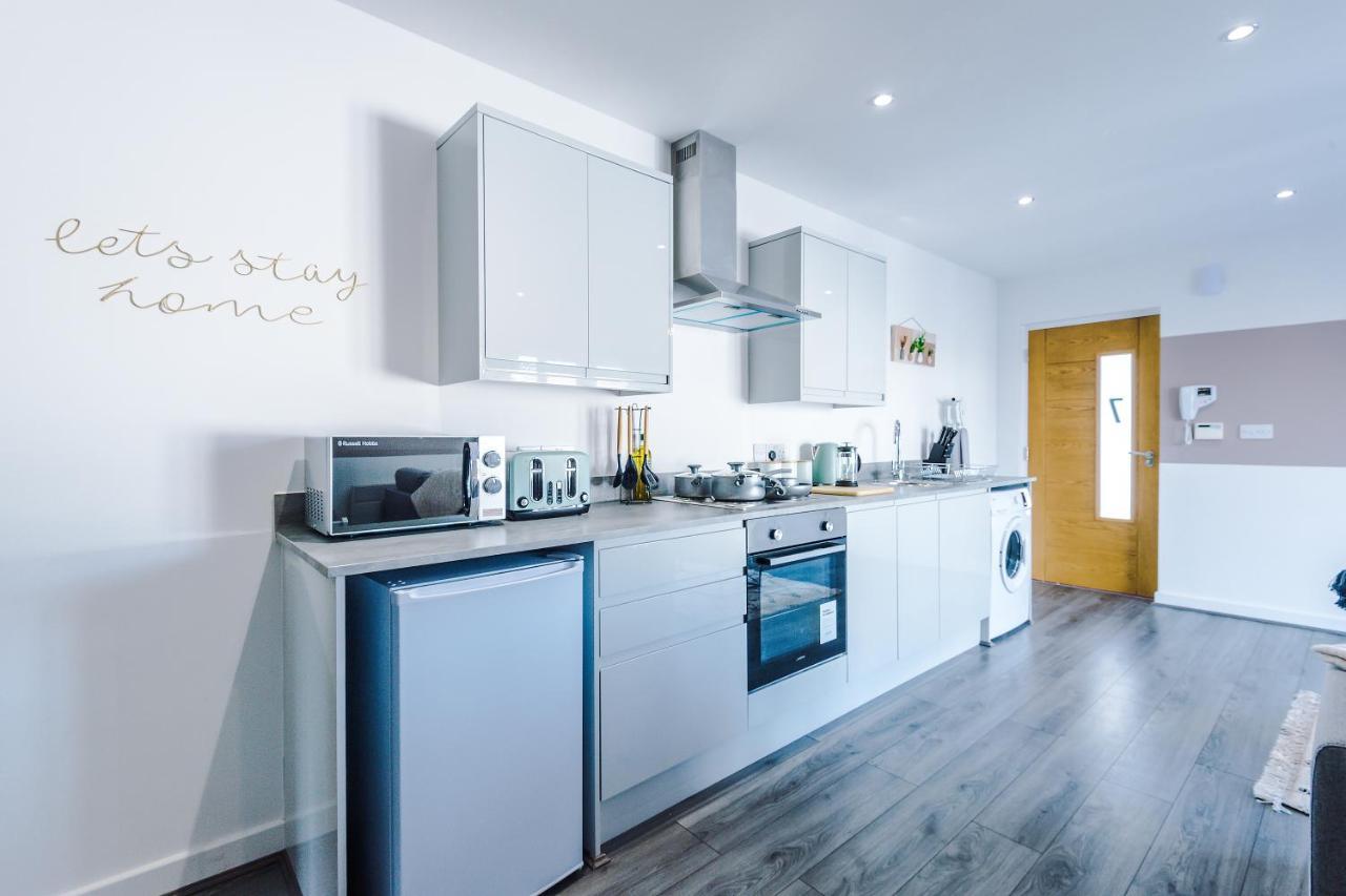Stunning 2 Bed Apt By Greenstay Serviced Accommodation - Located In Formby Village - Perfect For Short & Long Stays - Couples, Friends & Families & Business Travellers All Welcome - Dog Friendly - 7 외부 사진